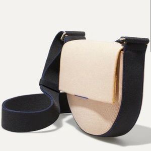 NWOT Rothy’s Saddle Bag - Ink & Ivory